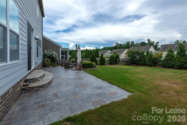 Building Photo - 1310 Middlecrest Dr NW