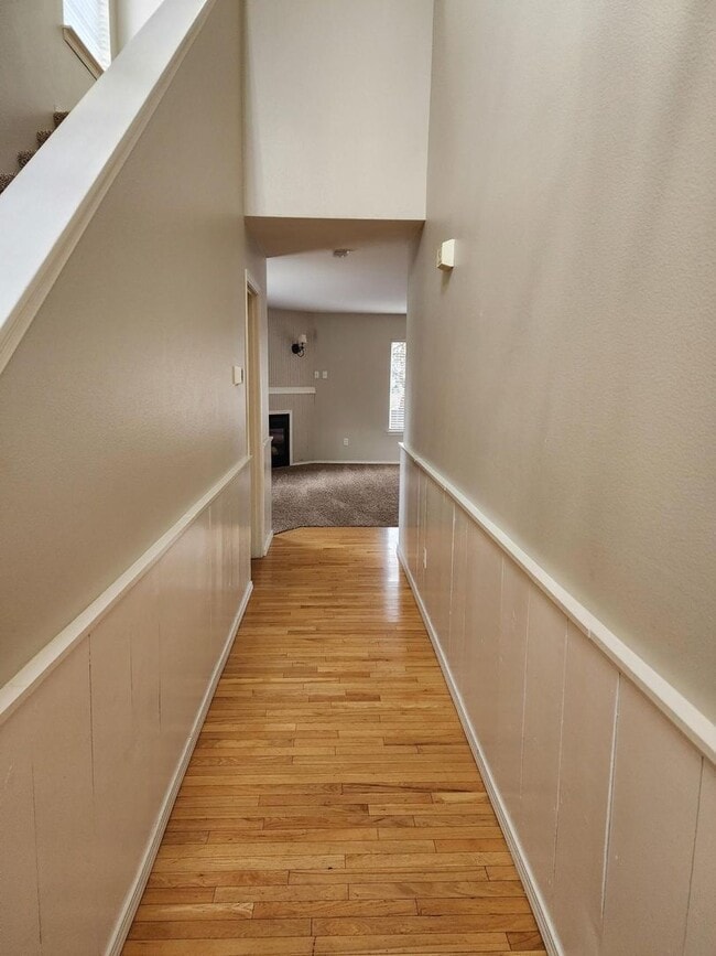 Building Photo - **PENDING APP**$200 Move In Special**Beautiful 4 bed 2.5 Bath Home in South Hill Puyallup