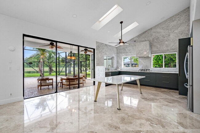 Building Photo - 10391 Boca Woods Ln