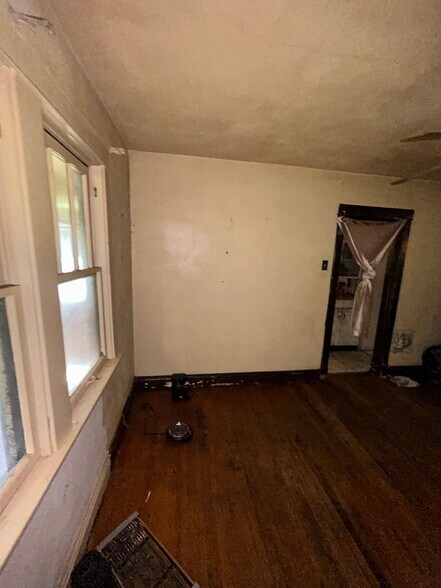 Building Photo - 5468 Gilmore Ave
