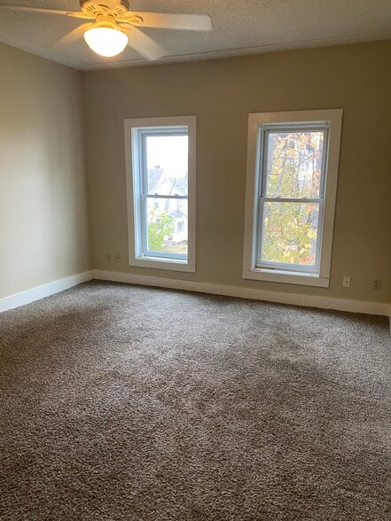 Building Photo - 16 S 19th Ave E