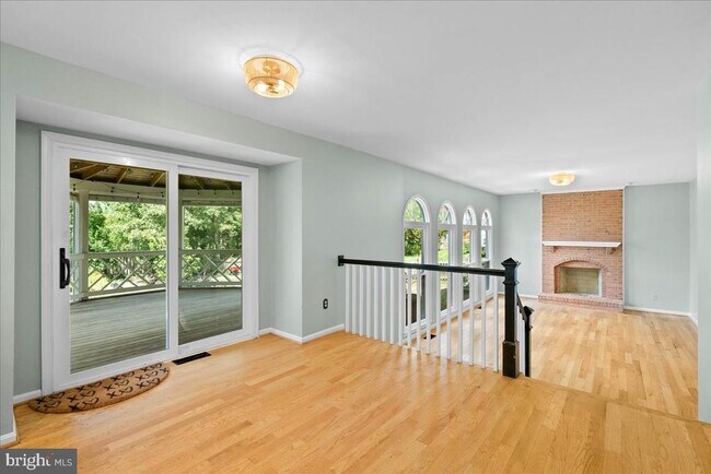 Building Photo - 8608 Oak Brook Ln