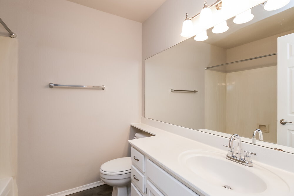 Building Photo - 425 S Sunrise Dr