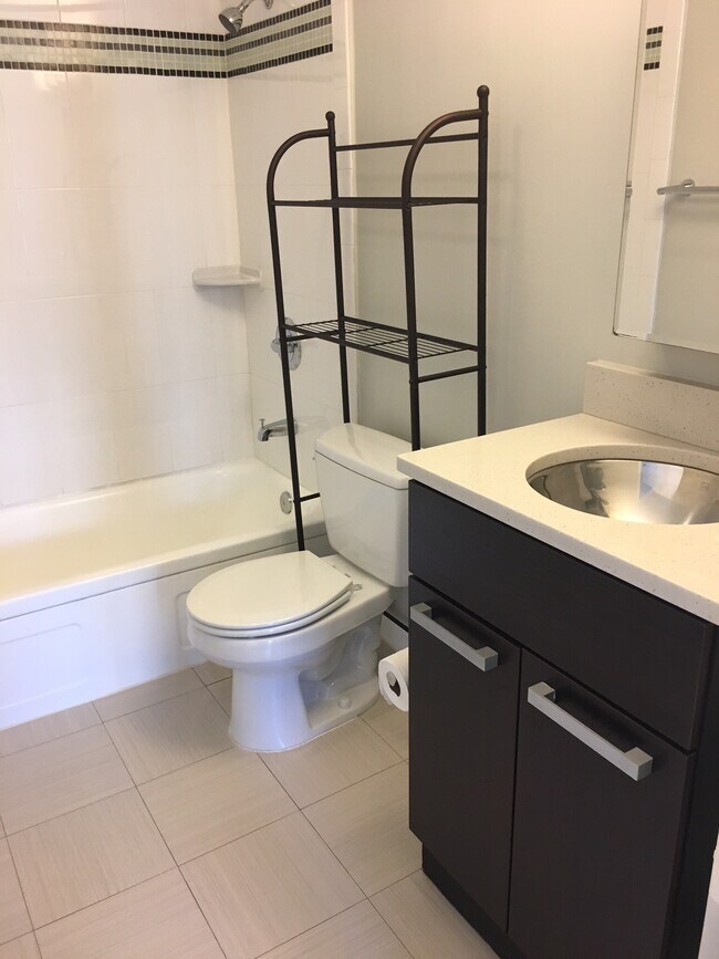 Bathroom - 1101 3rd St SW