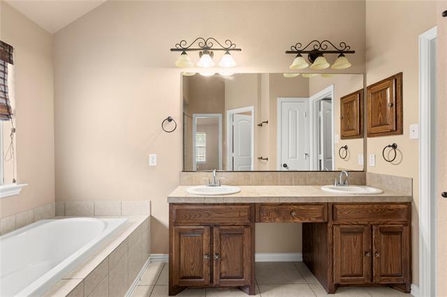 Building Photo - 8245 Edgepoint Tr