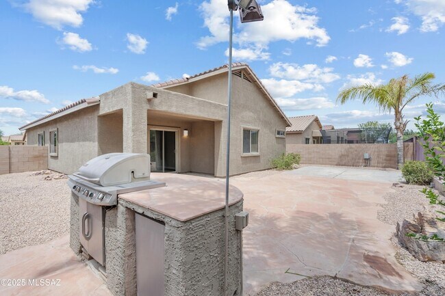 Building Photo - 12708 N Rodeo Land