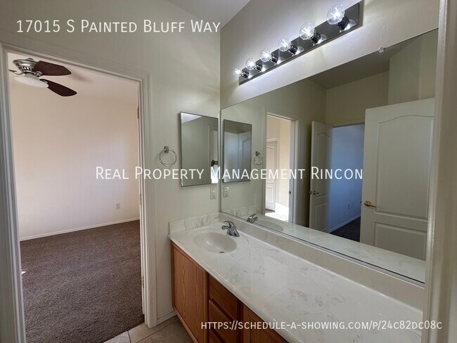 Building Photo - 17015 S Painted Bluff Way