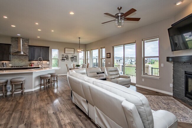 Building Photo - Spacious 4-Bedroom Home in Prestigious For...