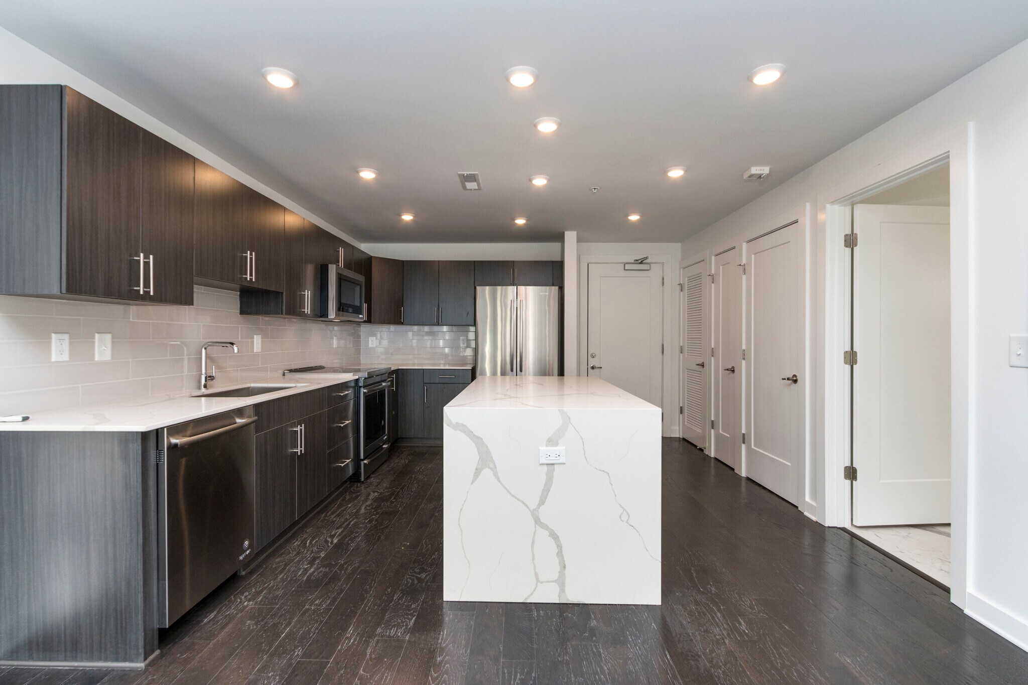 Galley kitchen- Induction Cooktop! - 3116 W End Cir