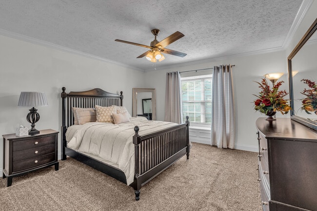 Building Photo - 6450 Bayside N Dr