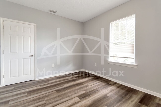 Building Photo - 1165 Hart St