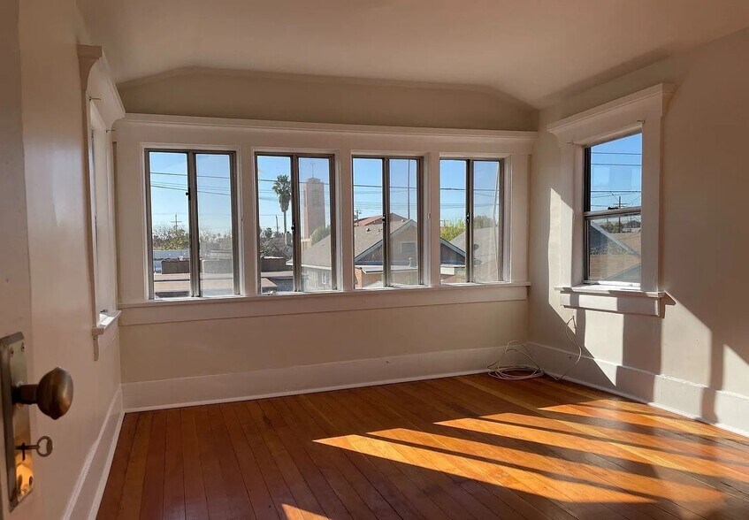 Building Photo - 2174 W 30th St
