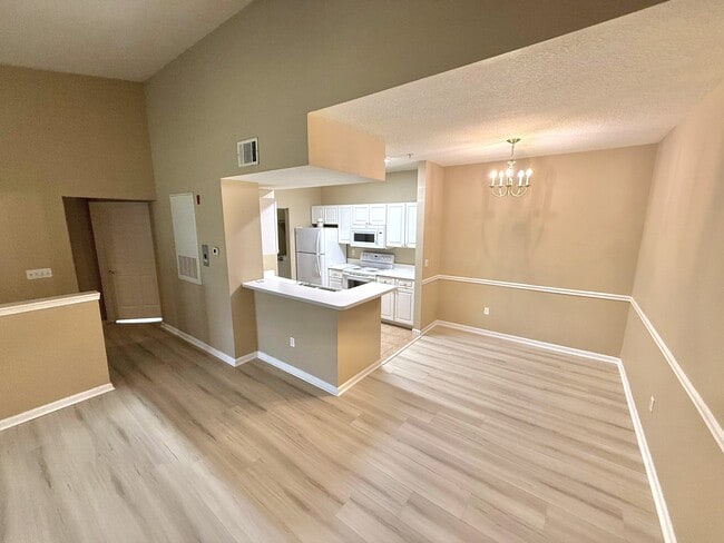 Building Photo - 14226 Fredricksburg Dr