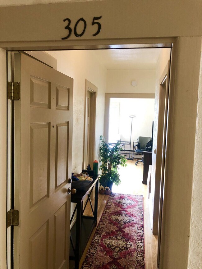 Building Photo - Snyder/Duke Apts - 1 bedroom