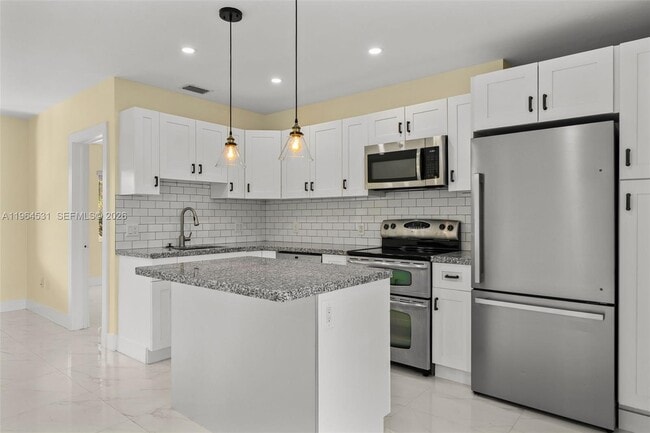 Building Photo - 6851 SW 48th Terrace