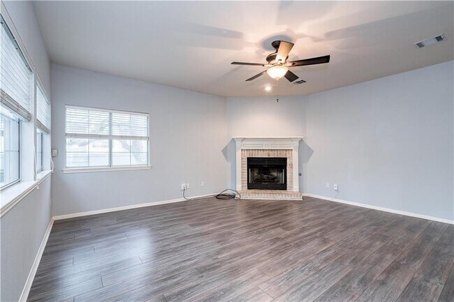 Building Photo - 10608 Sun Tree Cove