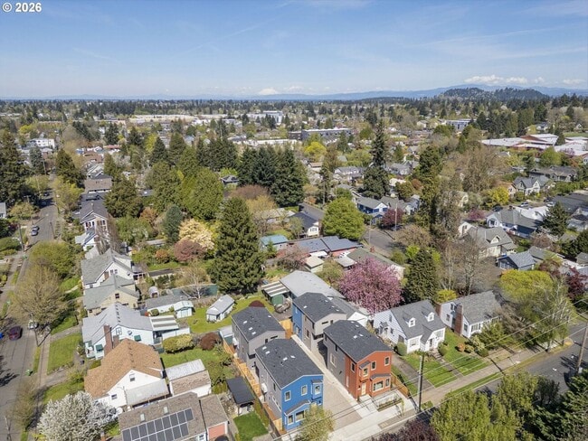 Building Photo - BRAND NEW stylish and modern Mt. Tabor stunner! Available Now!!