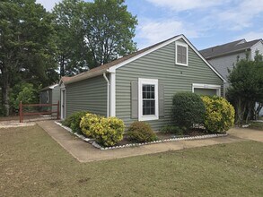 Building Photo - 5360 Chatham Hall Dr