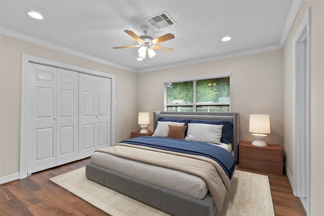 Building Photo - 804 Valerie Ave