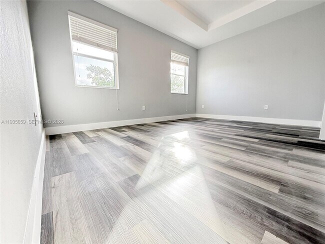 Building Photo - 134 SE 28th Ter