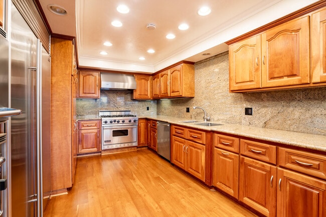 Building Photo - 316 Vista Madera