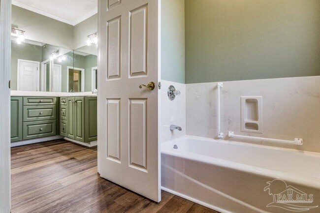 Building Photo - 1443 Champions Green Dr