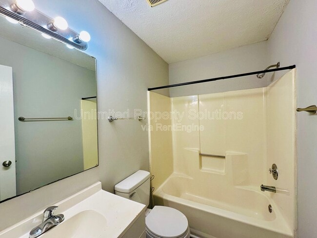 Building Photo - 209 Sunn Aire Ct