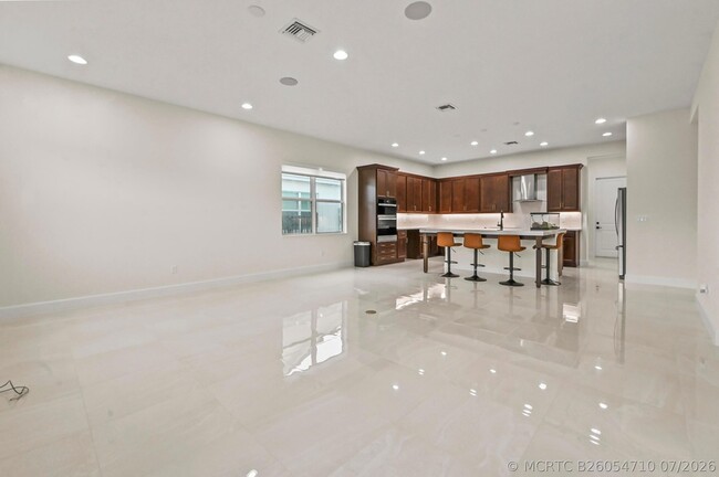 Building Photo - 15030 Wildwood Cir