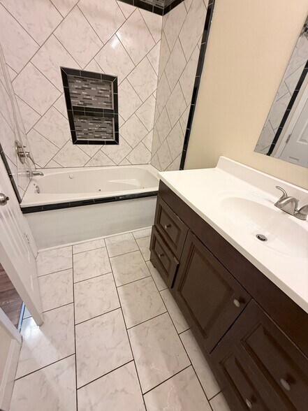 Building Photo - 1029 Thomas V Bryant Dr