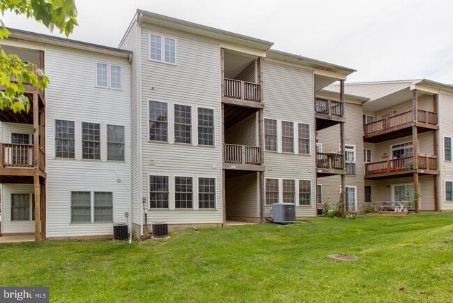 Building Photo - 11013 Apple Orchard Ct