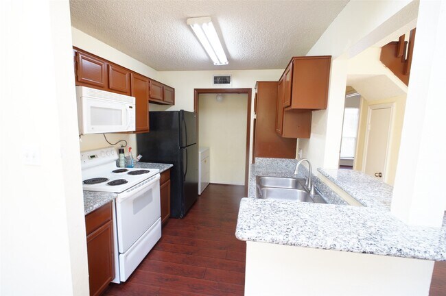 Building Photo - 8587 Sands Point Dr