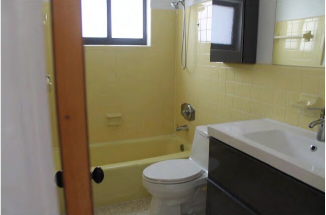 bathroom - 1960 SW 27th Ave