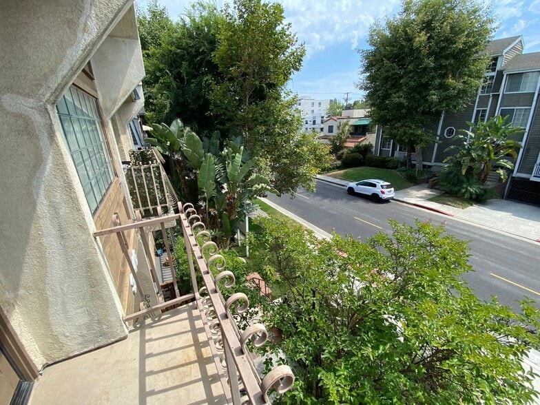 Building Photo - 3546 Hughes Ave