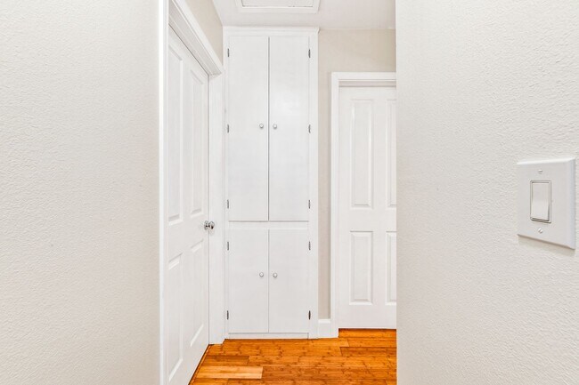 Building Photo - Charming 3-Bedroom, 2-Bathroom Home in Prime North Huntington Beach Location