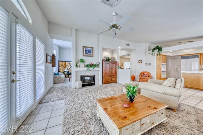 Building Photo - 2229 Fiero Dr