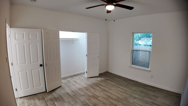 Building Photo - 4709 Lee St