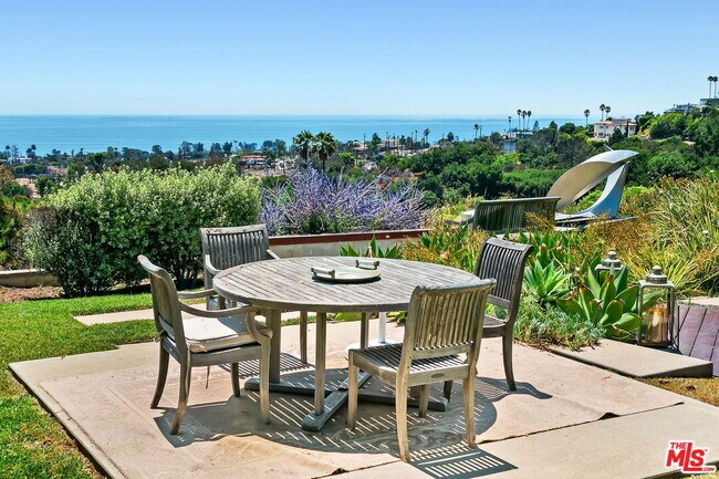 Building Photo - 1166 Las Pulgas Pl
