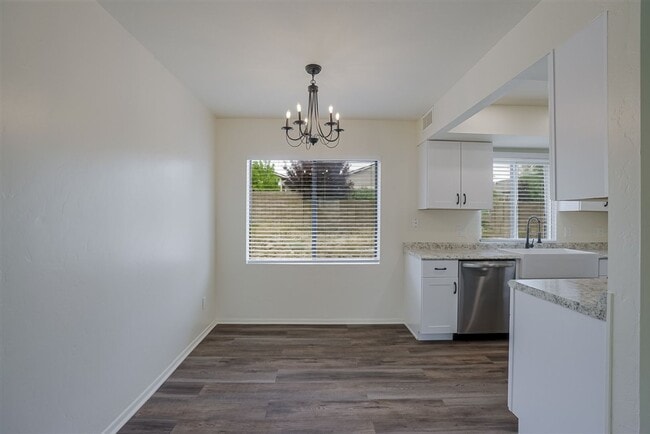 Building Photo - 2 bedroom, 2 bath condo near the airport