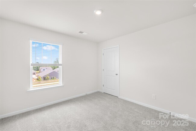 Building Photo - 537 Zermatt Ct