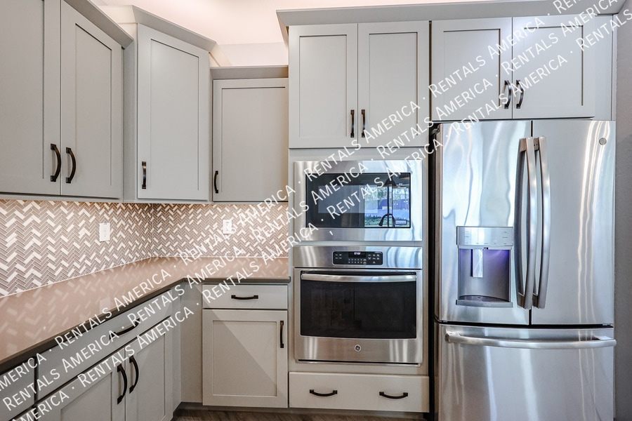 Building Photo - 18716 N Jameson Dr