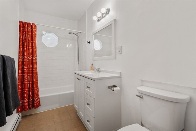 Building Photo - 19 Carmen St