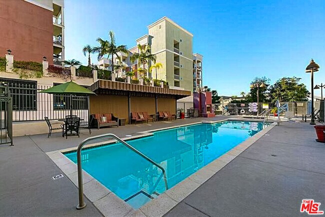 Building Photo - 3750 Santa Rosalia Dr