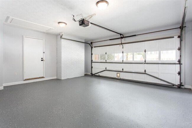 Building Photo - 5735 Manassas Run