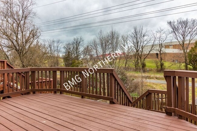 Building Photo - 44126 Tippecanoe Terrace