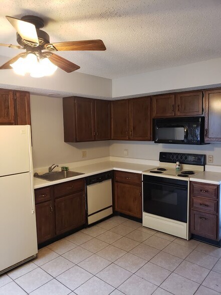 Building Photo - 4122 Glendale Dr