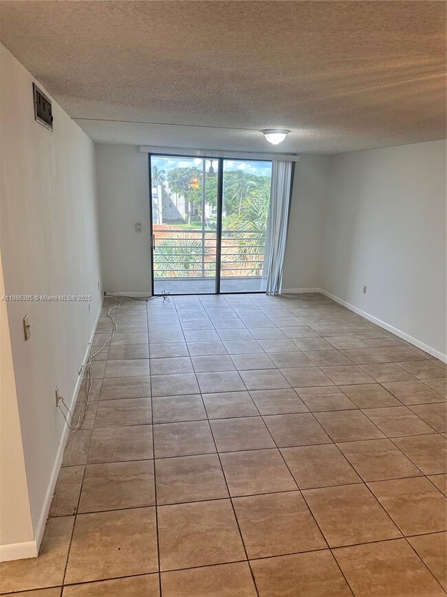 Building Photo - 1830 SW 81st Ave
