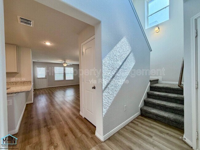 Building Photo - 11151 Hollinger Cir