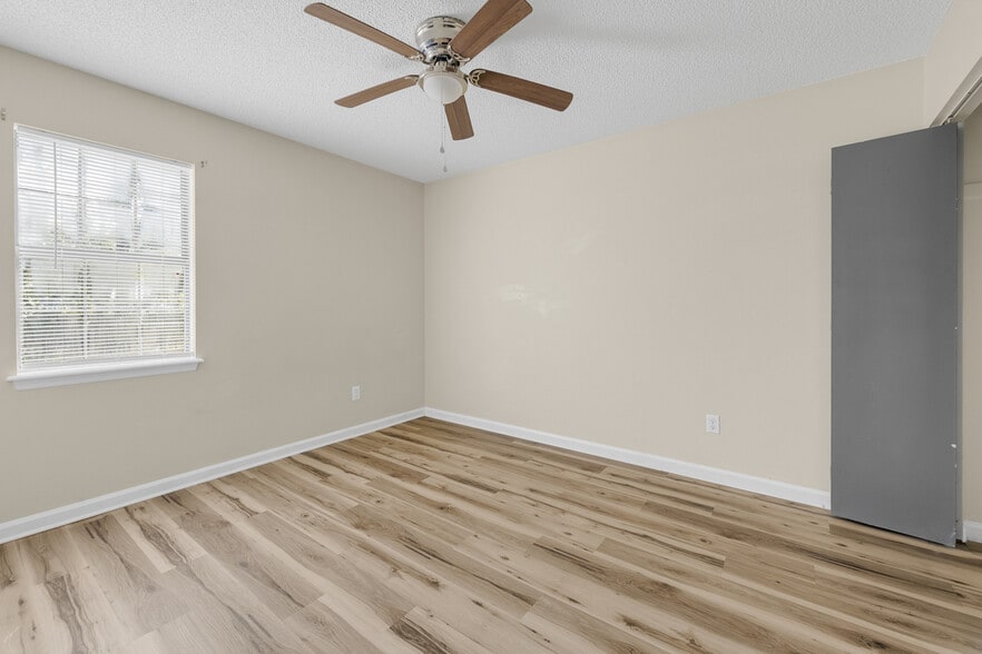 Room 1 - 377 W Wilbur St