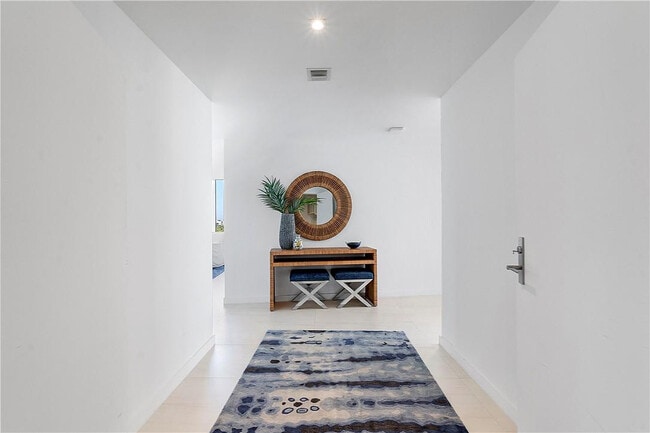 Building Photo - 2200 N Ocean Blvd