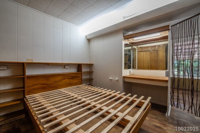 Building Photo - Move in Ready! 1 BD 1 BA home in Aiea ($300 off the first month’s rent if moved in December 21, 2...